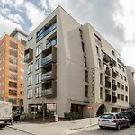 Nowoczesny Apartament Very Berry W Poznaniu Z Parkingiem I Biurkiem By Noclegi Renters