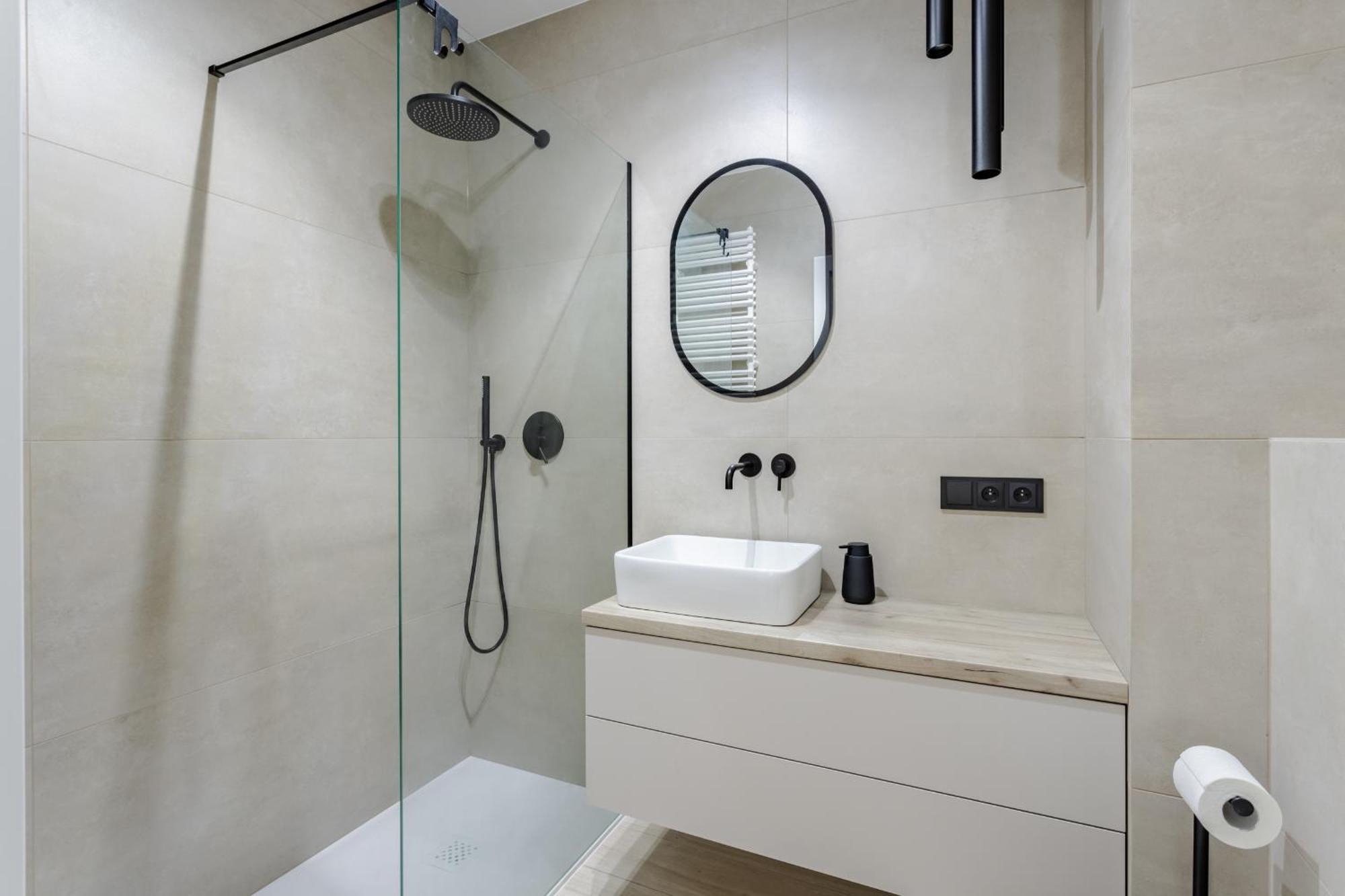 Apartamento Nowoczesny Very Berry W Poznaniu Z Parkingiem I Biurkiem By Renters
