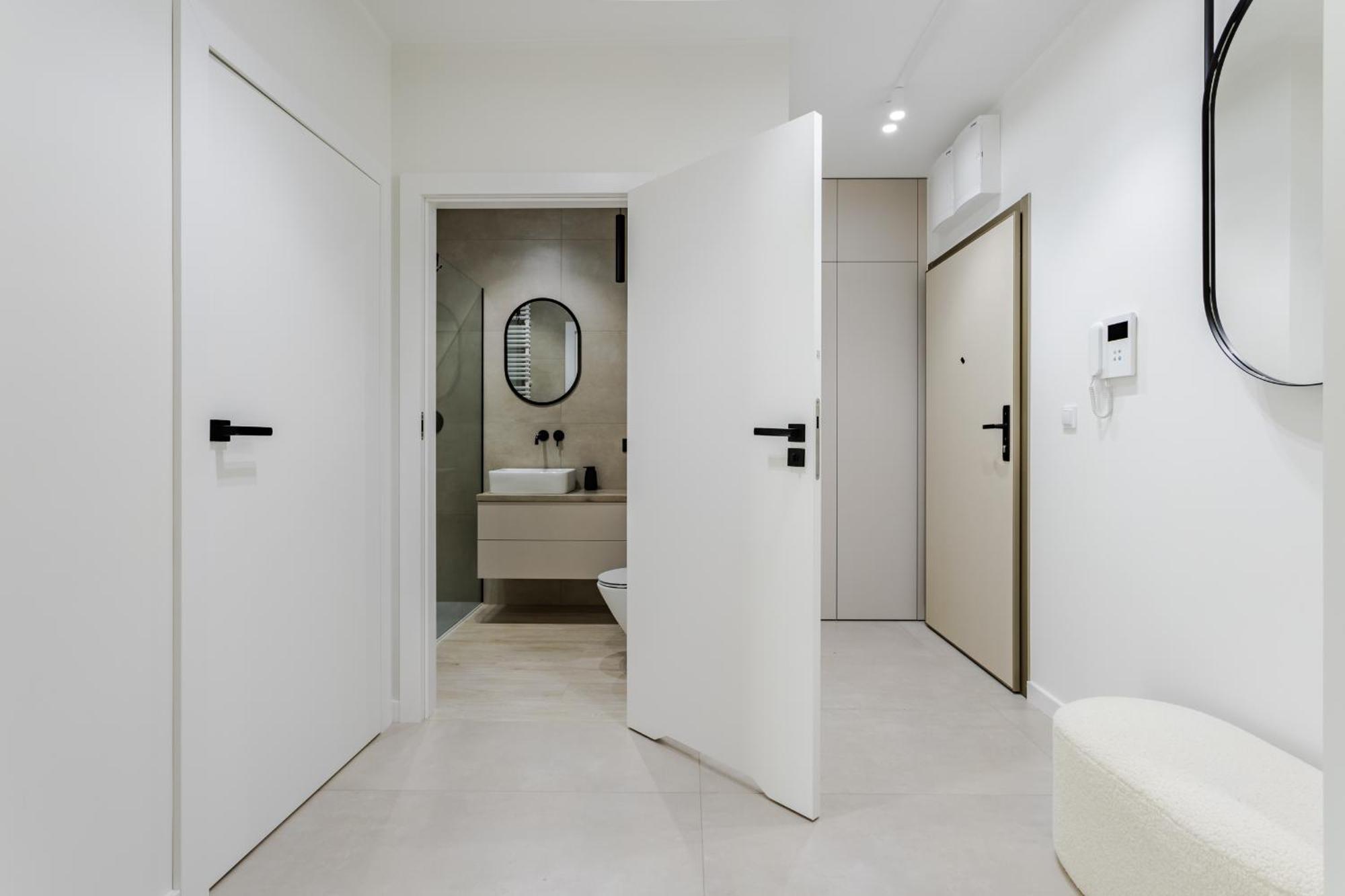 Apartamento Nowoczesny Very Berry W Poznaniu Z Parkingiem I Biurkiem By Renters