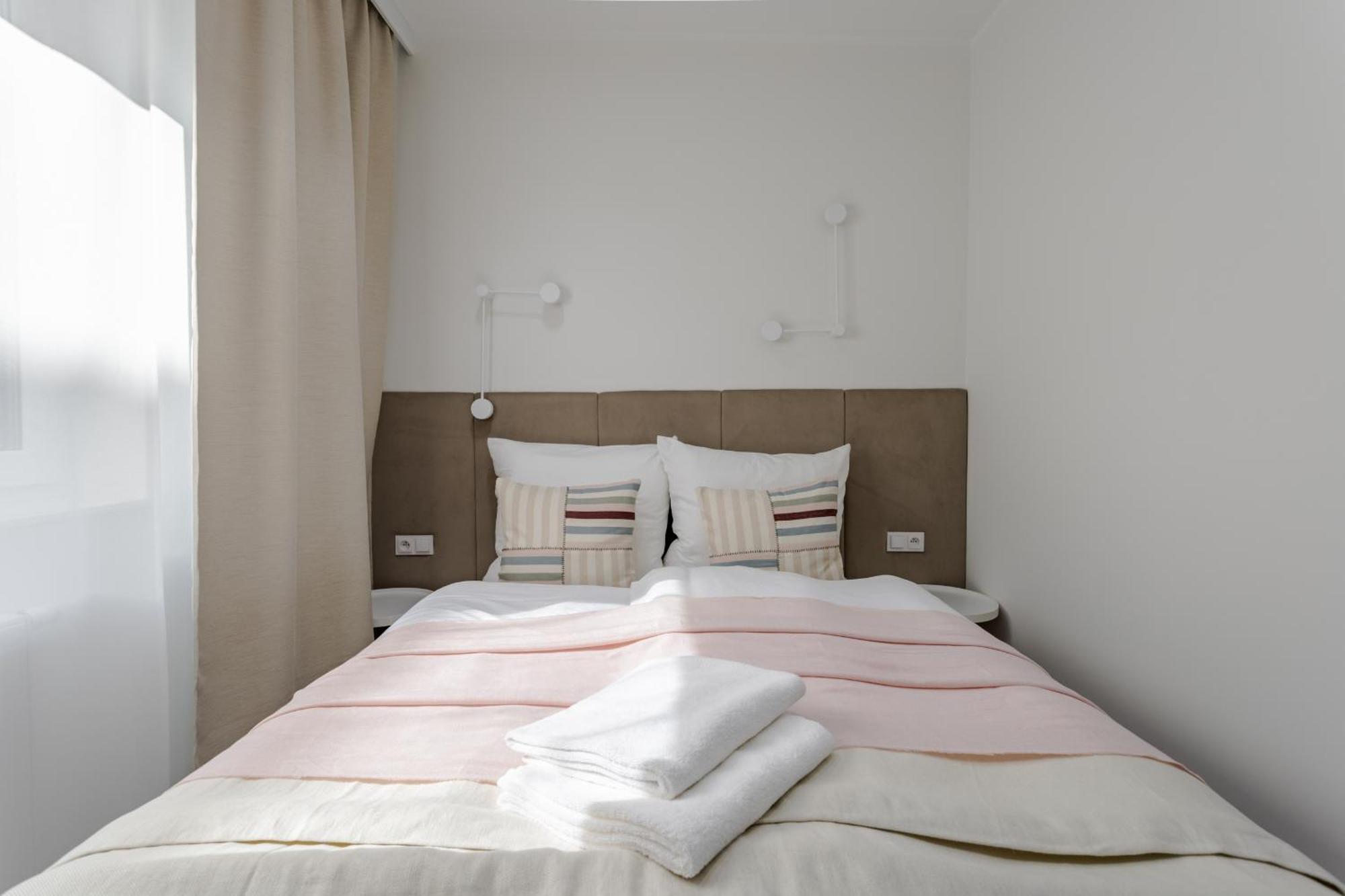 Apartamento Nowoczesny Very Berry W Poznaniu Z Parkingiem I Biurkiem By Renters *
