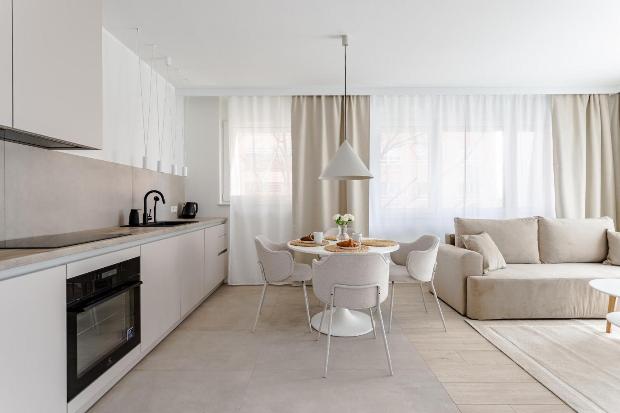Apartamento Nowoczesny Very Berry W Poznaniu Z Parkingiem I Biurkiem By Renters Poznań